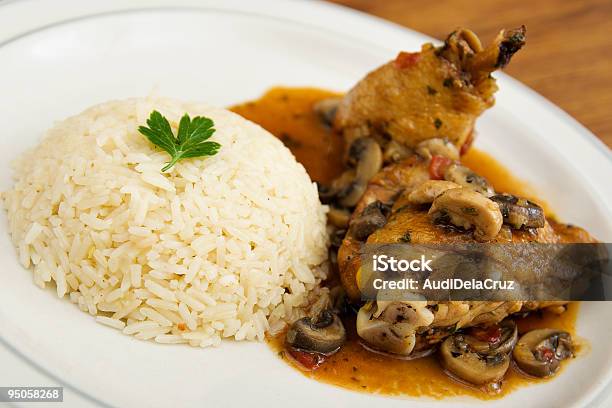 Photo libre de droit de Poulet Sauté Chasseur banque d'images et plus d'images libres de droit de Poulet - Viande blanche - Poulet - Viande blanche, Poulet - Volaille domestique, Champignon comestible