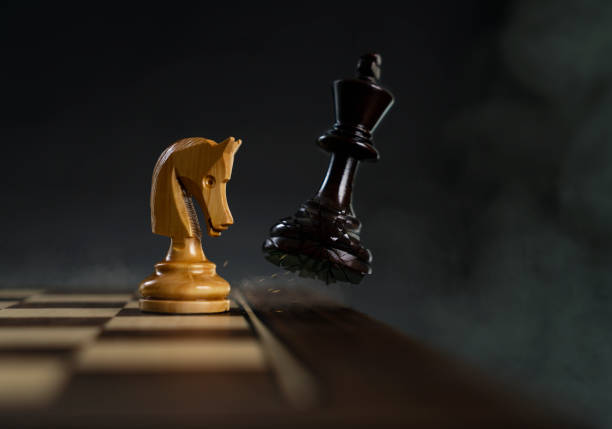 Checkmate Concepts Chess, Chess Piece, Winning, King - Chess Piece, Knight - Chess Piece knight chess piece photos stock pictures, royalty-free photos & images