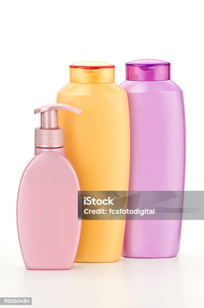 Tre Bottiglie Cosmetici - Fotografie stock e altre immagini di Bagno domestico - Bagno domestico, Bellezza, Bianco