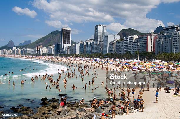 Copacabana - Fotografie stock e altre immagini di Acqua - Acqua, Ambientazione esterna, Brasile