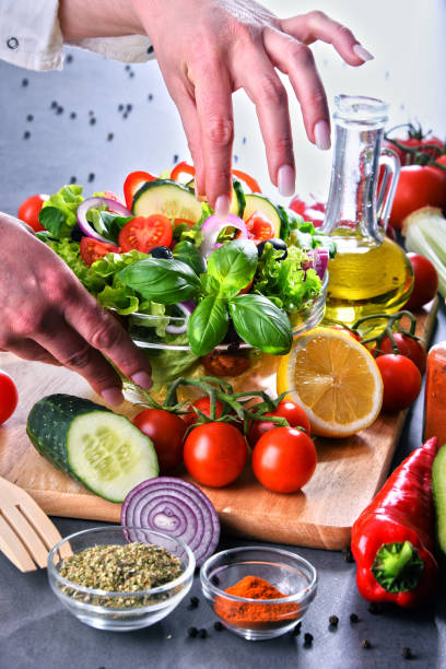 Preparation of a vegetable salad from fresh organic ingredients