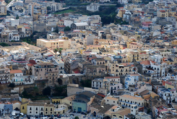 istock Castellammare del Golfo 950693312