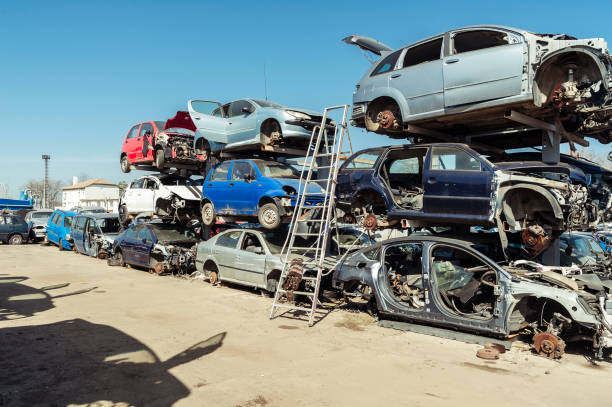istock Car bodies waiting recycling 950722770