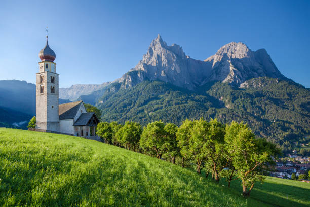 istock Seis am Schlern, Dolomites, South Tyrol, Italy 950739686