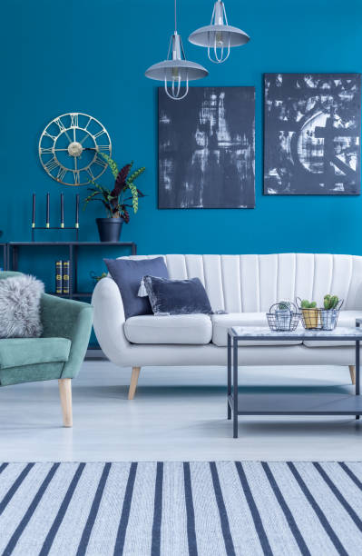 istock Living room with paintings 950767656