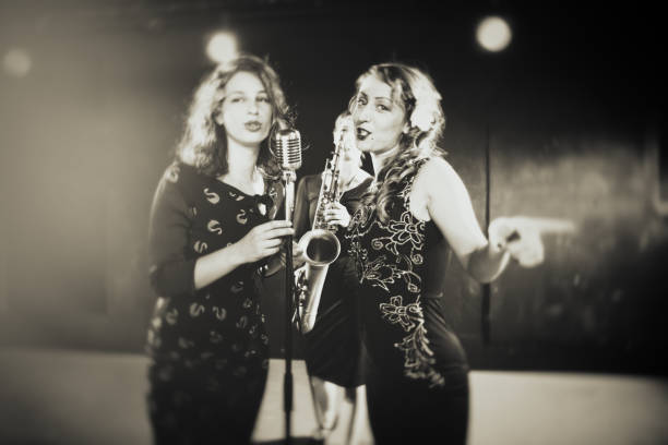 istock Singing in the Club 950793494