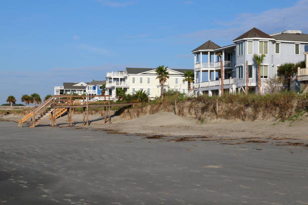 istock Southern architecture and summer vacation background. 950820468