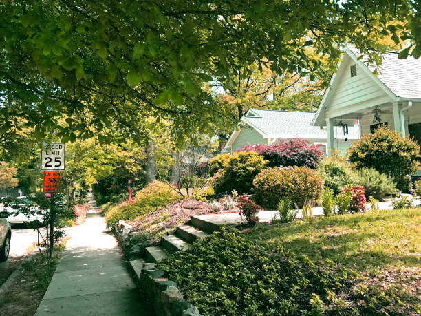 istock Beautiful and cozy one-story America 950841110