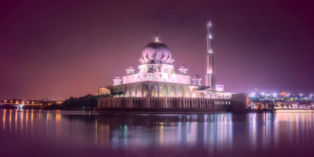 istock Putra Mosque with night lighting in Putrajaya 950861086