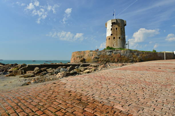 le hocq, jersey, regno unito - le hocq tower foto e immagini stock