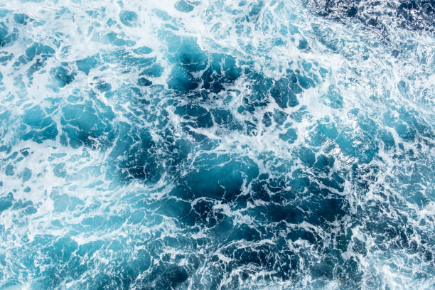 istock Surface of the Ocean in Motion 950901328