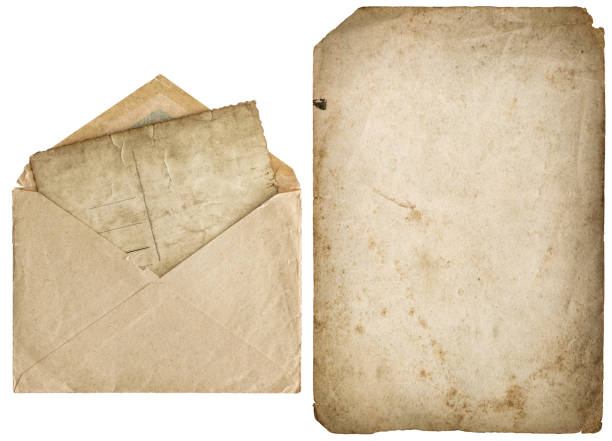 старая бумажная страница винтаж конверт белый фон - old envelope стоковые фото и изображения