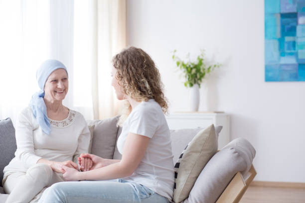 istock Smiling mother with cancer 950928706