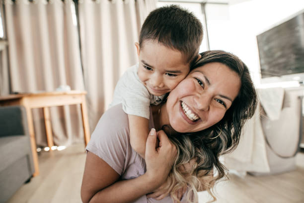 istock Saying sorry to mom 950931088