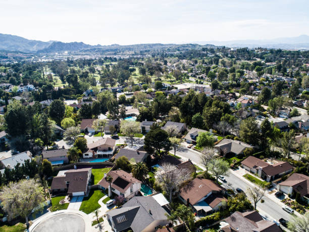 istock Majestic mountain and residential area. 951033754
