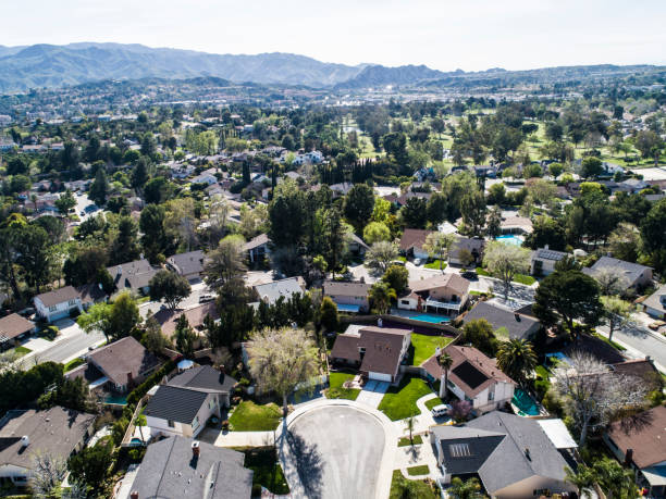 istock Majestic mountain and residential area. 951033762