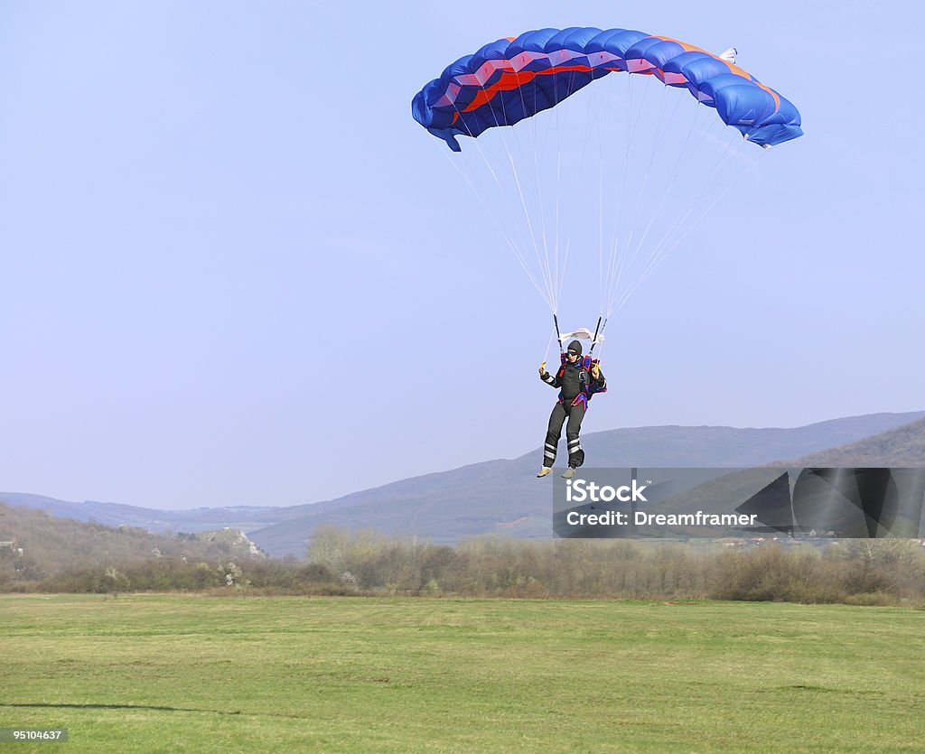 Parachutist landing - Foto de stock de Actividad libre de derechos