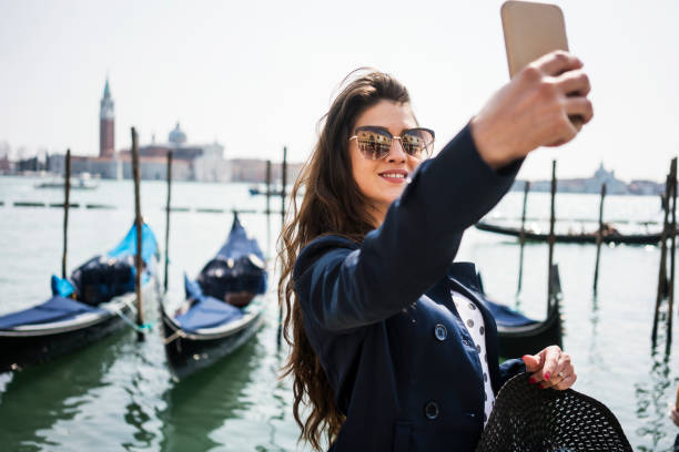 istock Couple in Venice 951054274