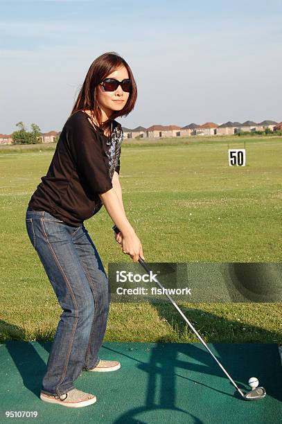 Driving Range - Fotografie stock e altre immagini di Adulto - Adulto, Ambientazione esterna, Campo di allenamento per il golf
