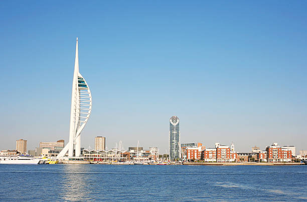 spinnaker tower» - southeast england england hampshire portsmouth england стоковые фото и изображения