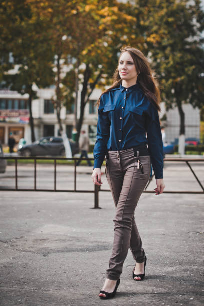 istock The girl goes on work 2884. 951090978