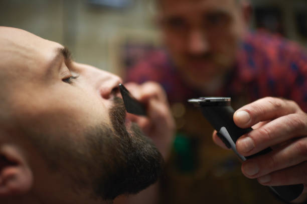 istock Hairdresser and customer 951098008