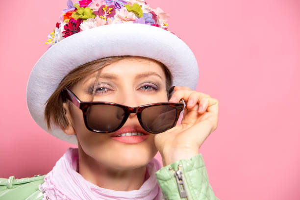 istock Woman with sunglasses 951107492
