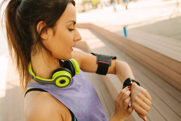 istock Attractive woman preparing for jogging 951122522