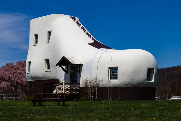 shoe house - haines imagens e fotografias de stock