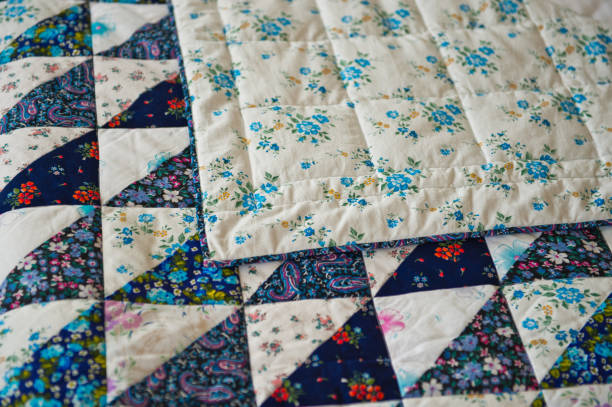 istock Scrappy cover of handwork with triangles 2982. 951191438