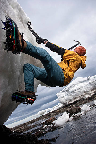 alpinismo no gelo - ice climbing - fotografias e filmes do acervo