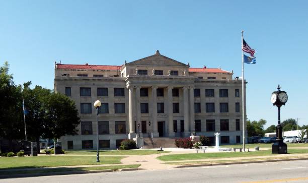 istock KAY COUNTY COURTHOUSE  Newkirk, Oklahoma 951250616
