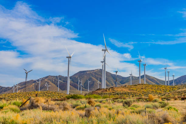 wind turbine farm in the mountains of tehachapi california - tehachapi imagens e fotografias de stock