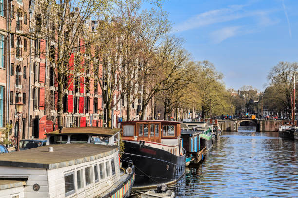 istock Canal of Amsterdam 951276434