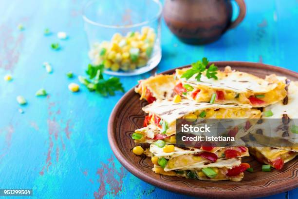 Frisch Gegrillte Rote Paprika Quesadillas Mexikanische Küche Stockfoto und mehr Bilder von Quesadilla