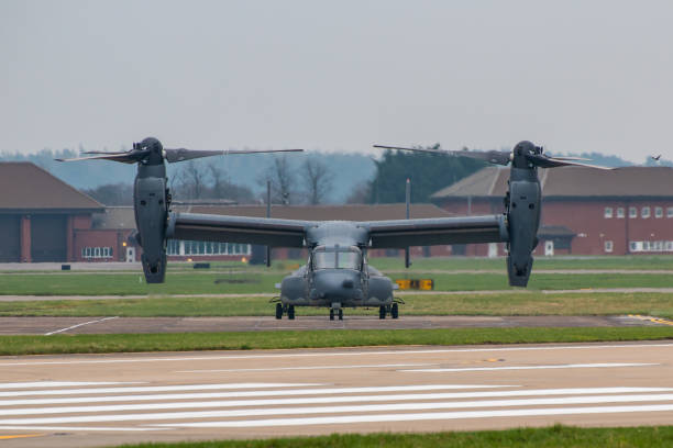 osprey v-22 bell boeing - helicopter boeing marines military - fotografias e filmes do acervo