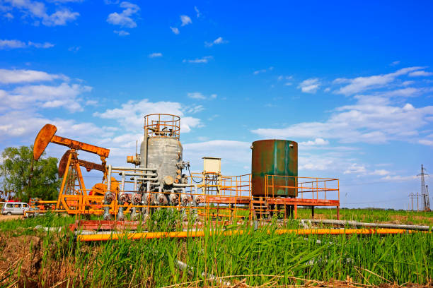 istock Pipeline valves and industrial equipment 951379338