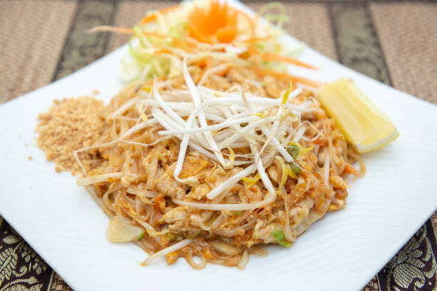 istock Chicken Pad Thai - Thai stir-fried noodle 951408848