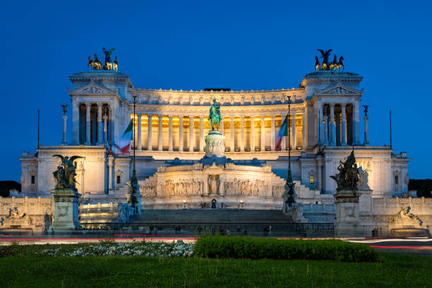 istock Altar of the Fatherland at Night 951440476