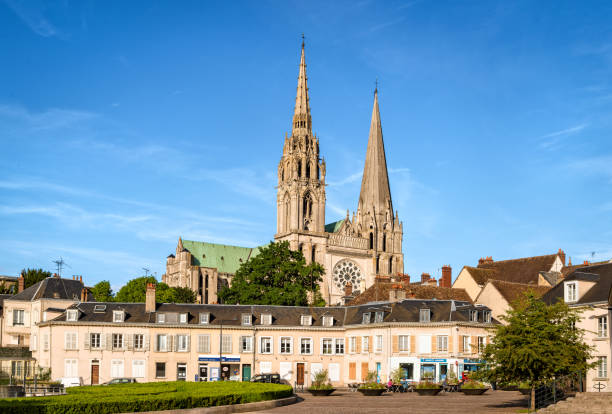 cattedrale di chartres - théâtre du châtelet foto e immagini stock