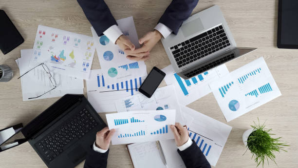 istock Nervous employee waiting for boss decision on project strategy, office top view 951483524
