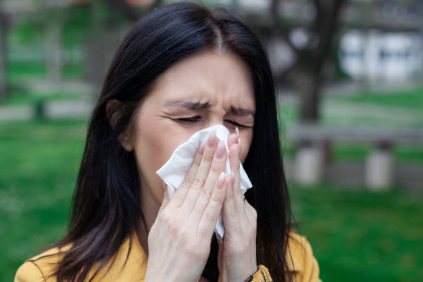 istock Girl sneezing 951500828