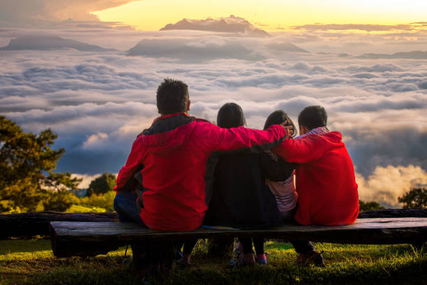 family travel togather in huai nam dang national park - togather imagens e fotografias de stock