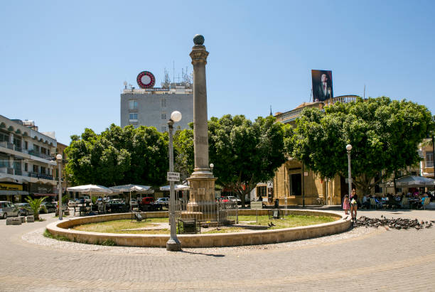 hauptstadt stadtansicht von lefkosa nikosia am nordzypern - cypriot culture stock-fotos und bilder