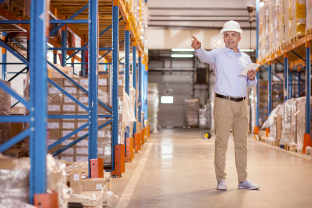 istock Professional safety manager pointing with his hand 951642732