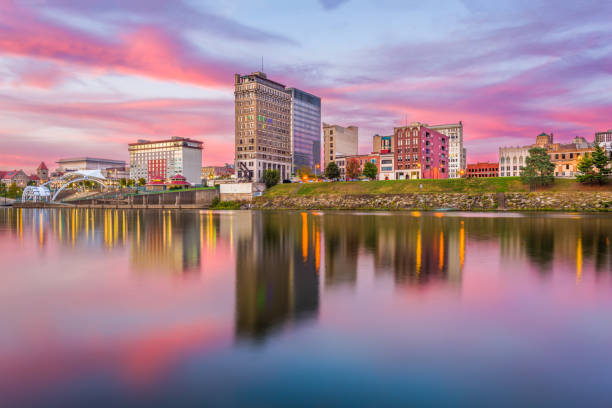 istock Charleston, West Virginia, USA Skyline 951644208