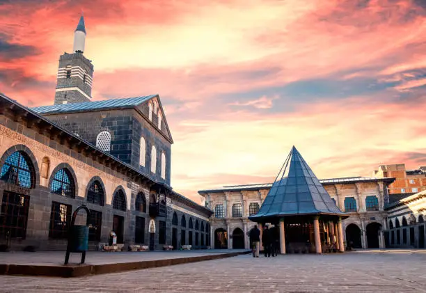 turkey, diyarbakir grand mosque "ulu cami"