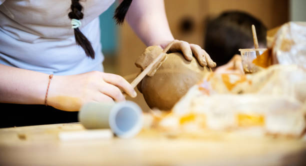 istock Making piggybank 951654118
