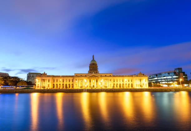 dublin custom house - dublin ireland custom house famous place republic of ireland - fotografias e filmes do acervo