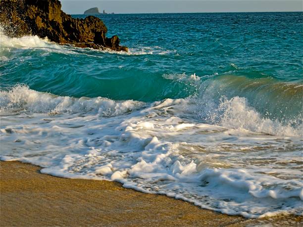 st barth 早朝波 - saint barthelemy island summer sunlight ストックフォトと画像